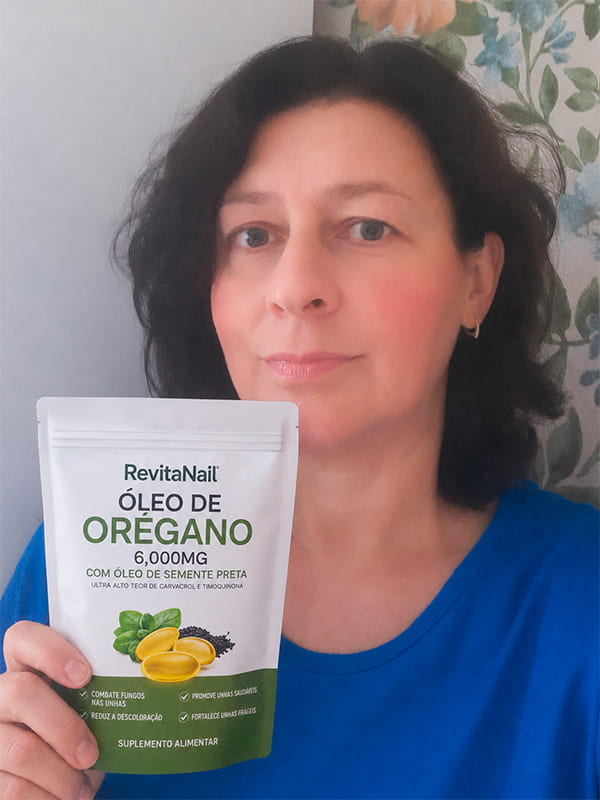 Cliente Beatriz L., 55 com Revita Nail